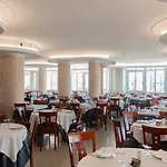 Maxim's Martinsicuro