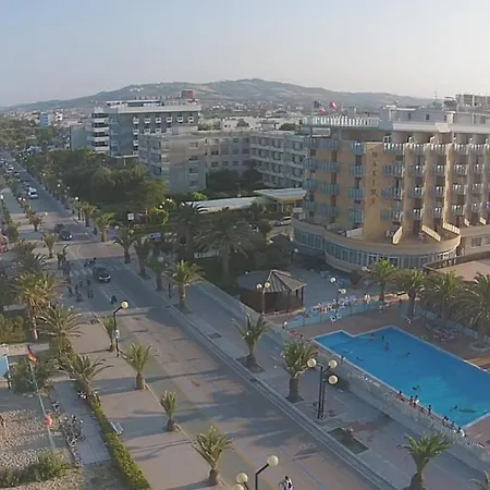 Maxim's Hotel