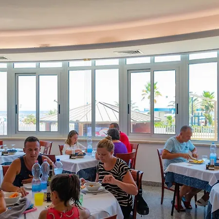 Otel Maxim's Martinsicuro